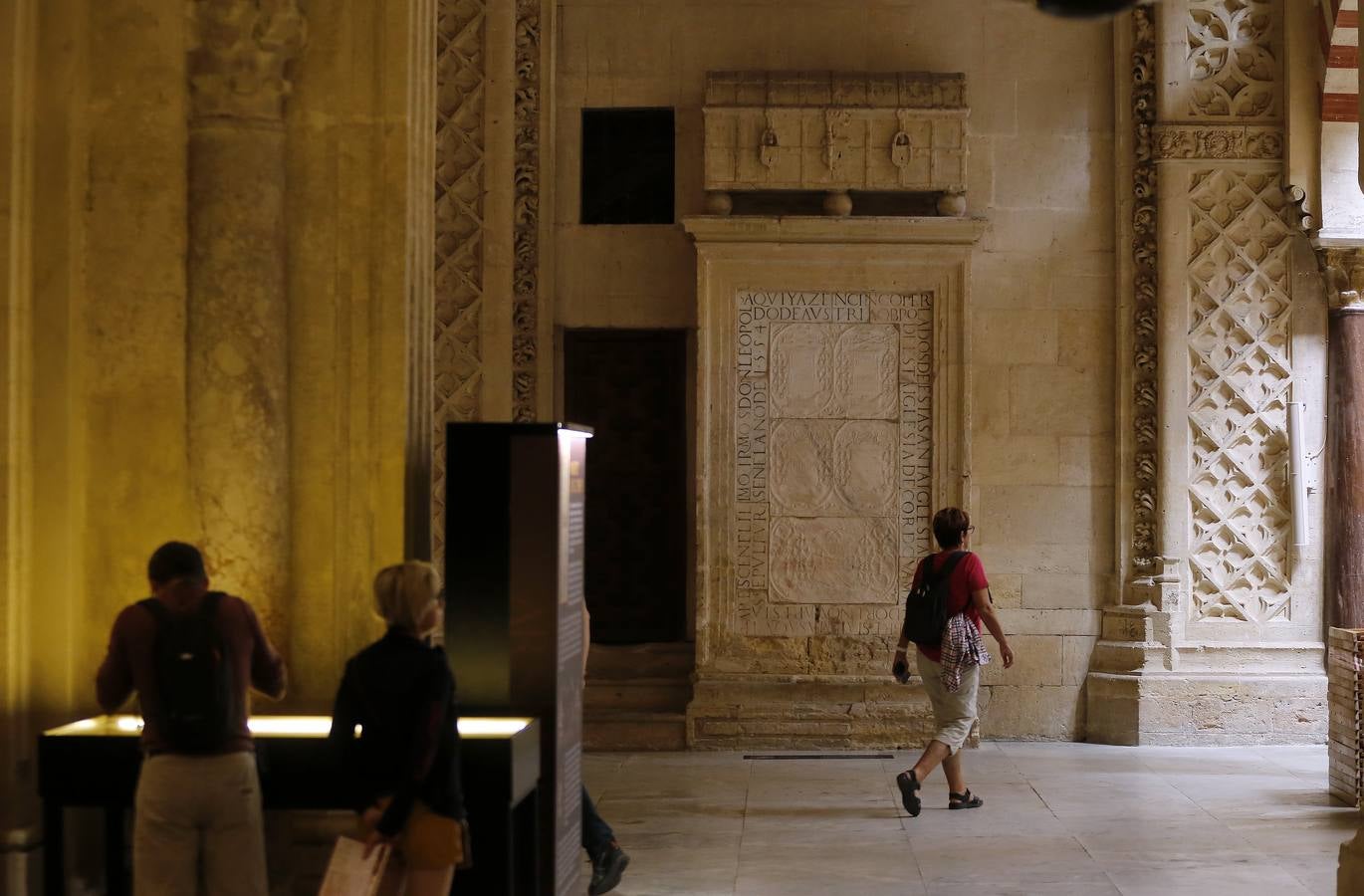 Recorrido en imágenes por el arte funerario de la Mezquita-Catedral