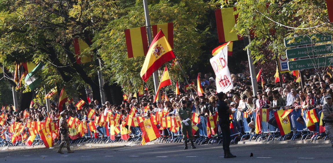 El desfile de la Fiesta Nacional en la plaza de Lima (JAIME GARCÍA). 