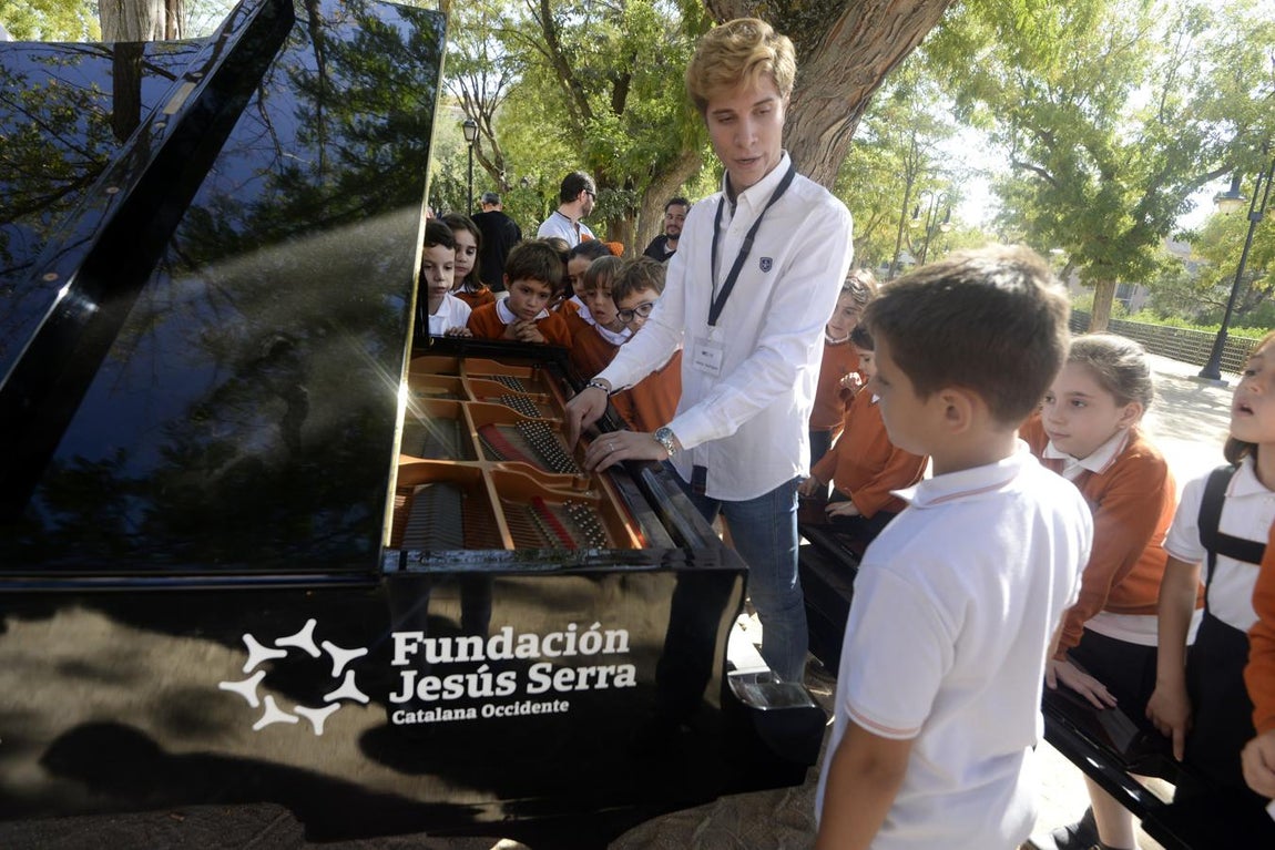 Los pianos de cola, por las calles de Toledo