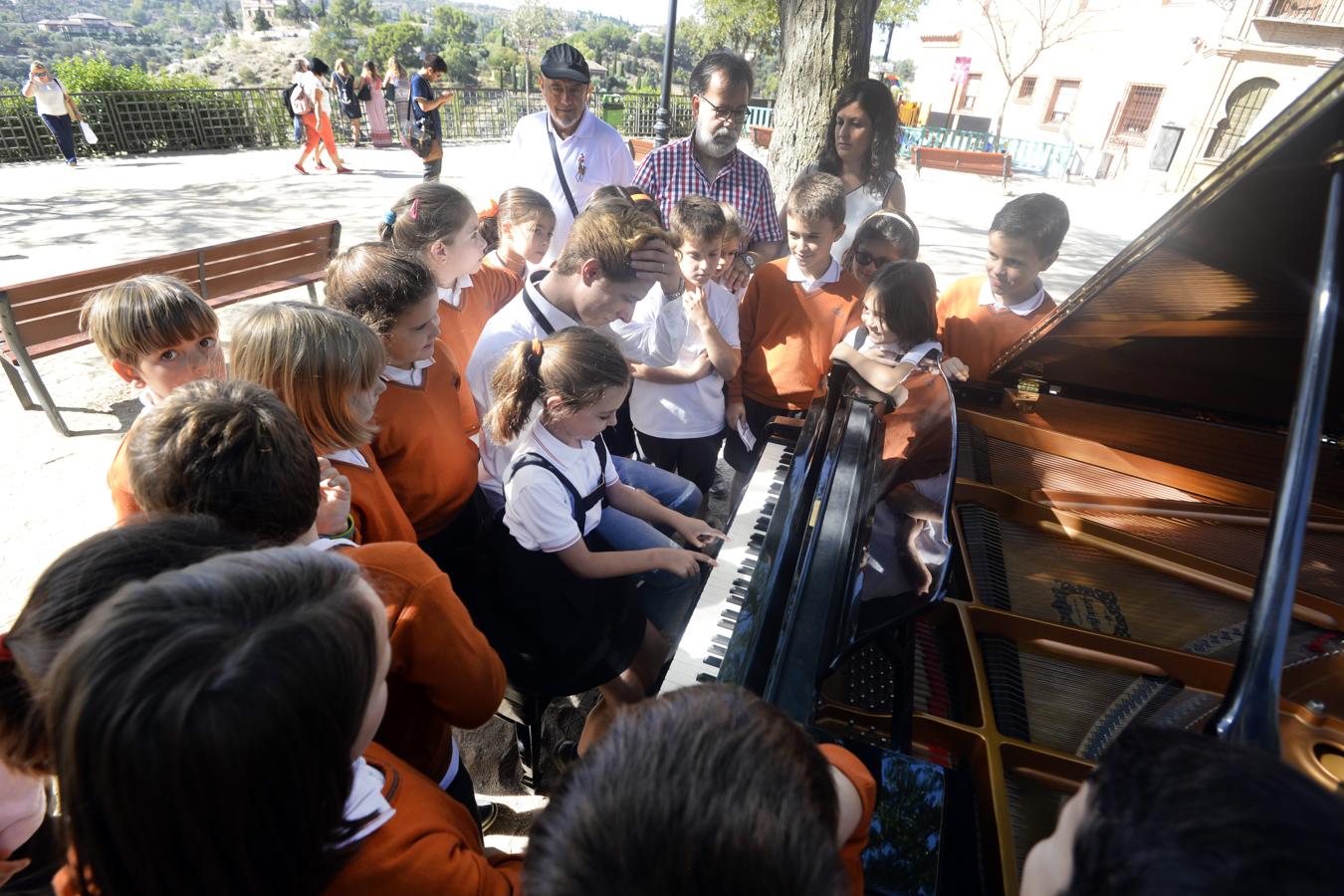 Los pianos de cola, por las calles de Toledo