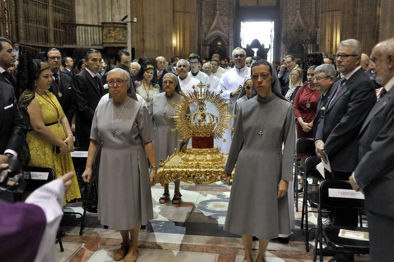 En imágenes: coronación de la Virgen de la Salud de San Gonzalo