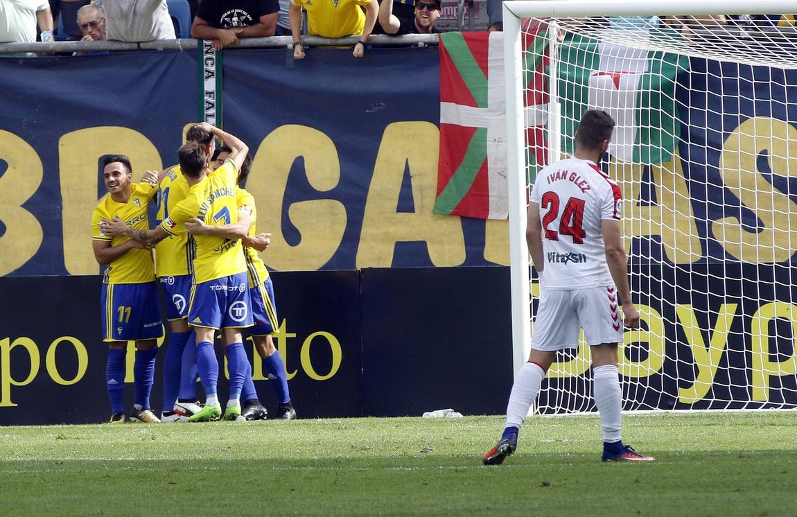 Las mejores imágenes del duelo entre el Cádiz CF y la Cultural Leonesa