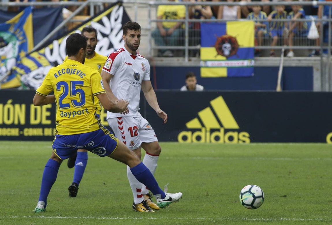 Las mejores imágenes del duelo entre el Cádiz CF y la Cultural Leonesa