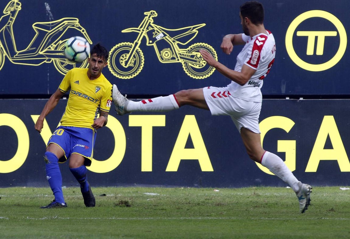 Las mejores imágenes del duelo entre el Cádiz CF y la Cultural Leonesa