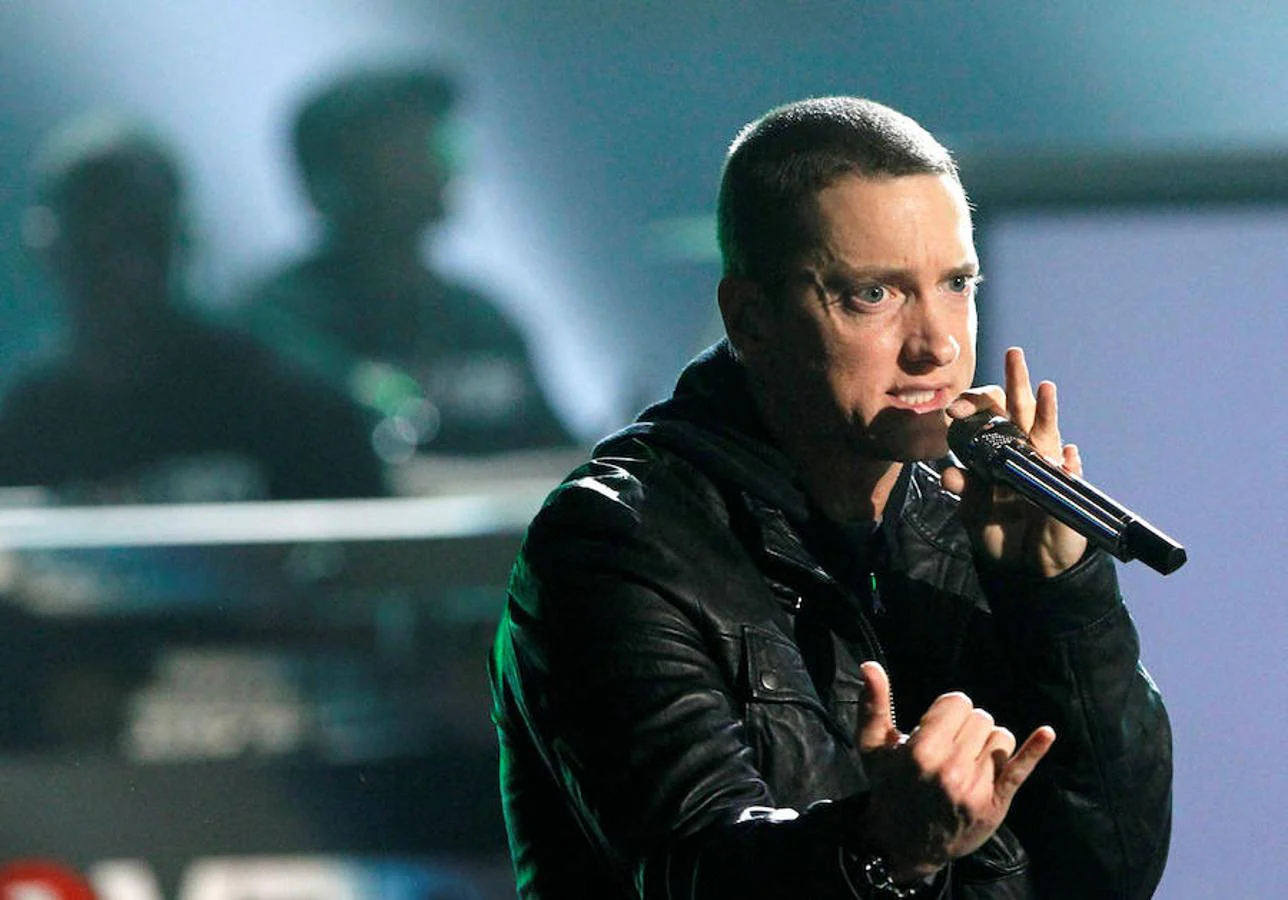Desde sus inicios Eminem ha recibido duras críticas debido a su estilo musical y contenido. 