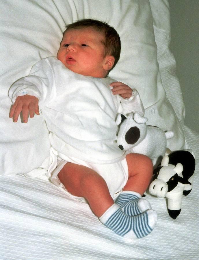 Mucho ha pasado desde feliz acontecimiento que llenó de alegría a unos padres más que enamorados. 