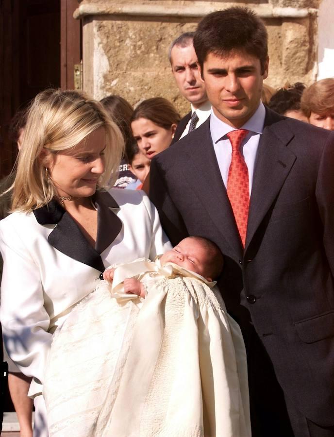 En ese afán por preservar la intimidad de la niña, que posteriormente consiguieron gracias a una férrea ley de Protección del menor, para el recuerdo quedan los múltiples enfados de la pareja con los paparazzis cada vez que salían de paseo con la pequeña. 