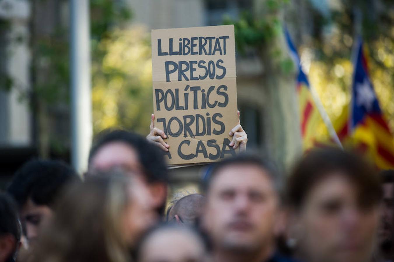 Al frente de la manifestación han estado Forcadell y Junqueras. 