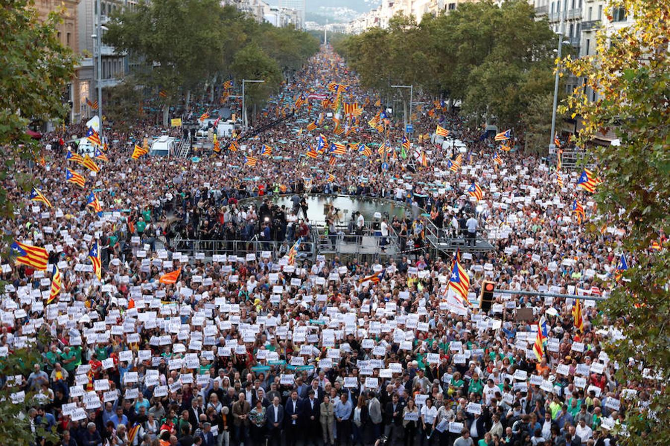 Al frente de la manifestación han estado Forcadell y Junqueras. 