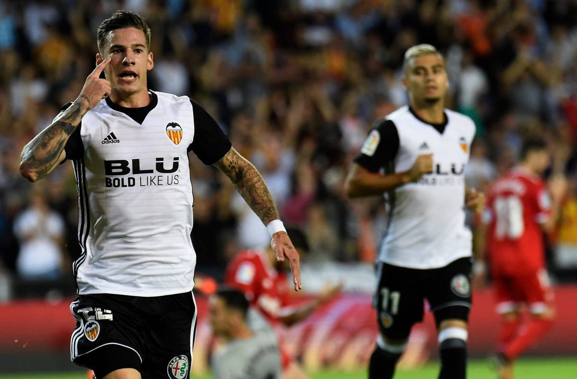 Las imágenes de la derrota del Sevilla FC ante el Valencia