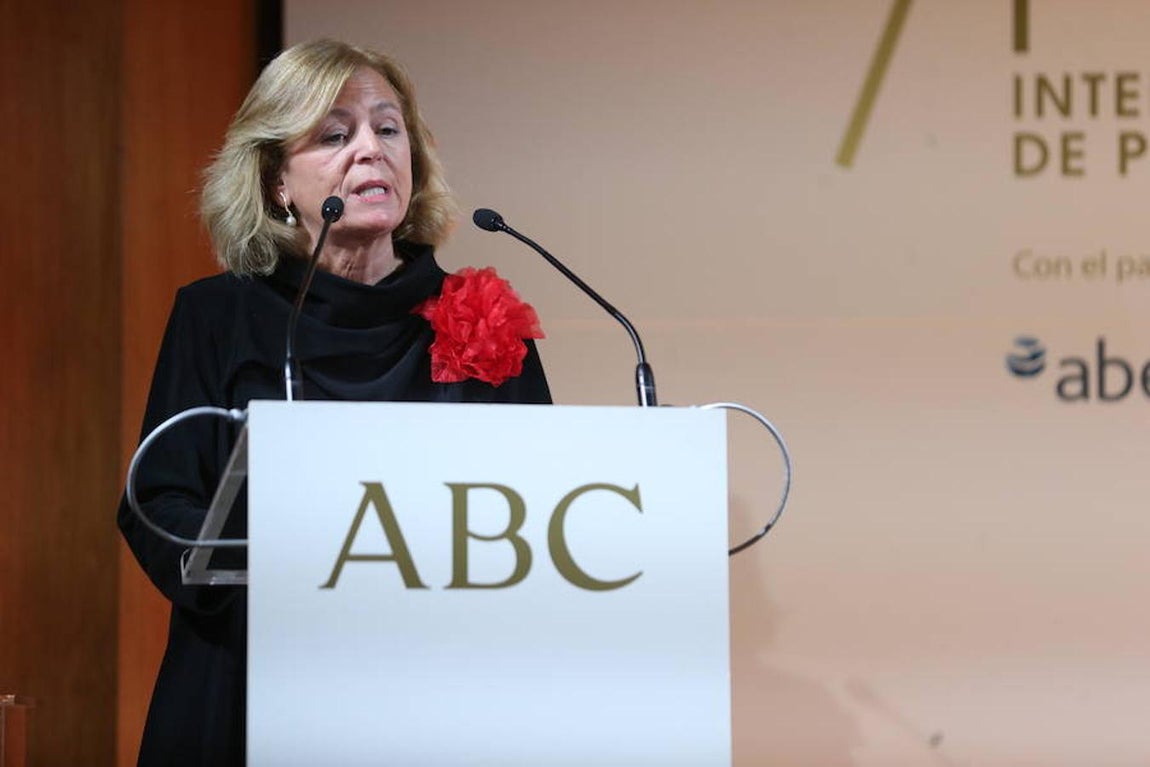 La presidenta de ABC, Catalina Luca de Tena, durante la entrega de los Premios Mariano de Cavia, Luca de Tena y Mingote. Jaime García