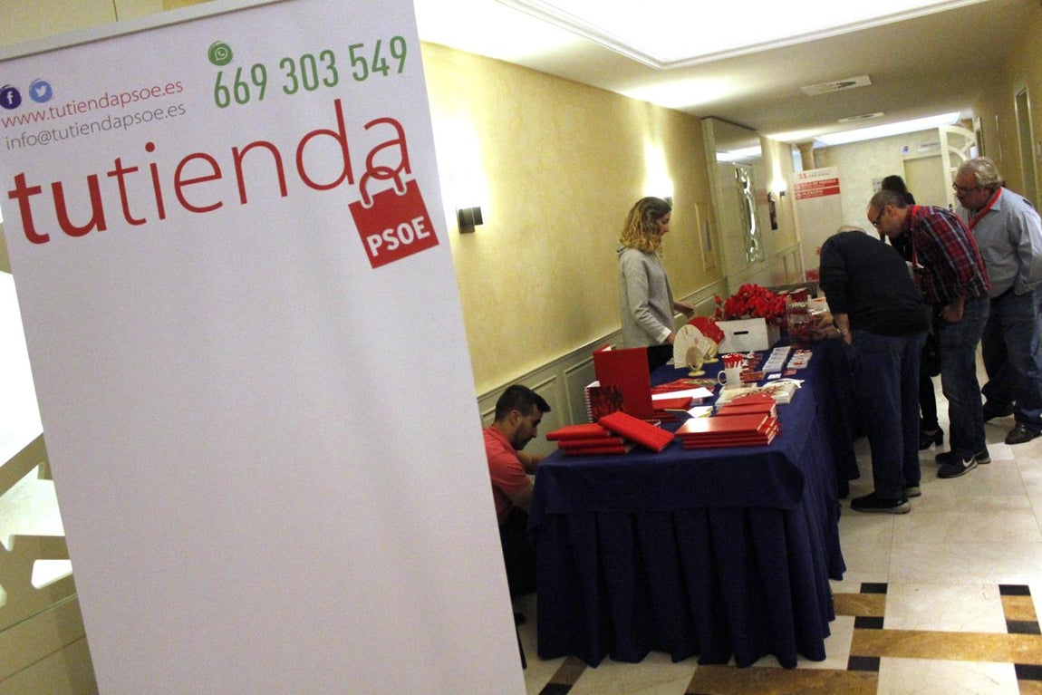 La inauguración del XI Congreso Regional del PSOE, en imágenes