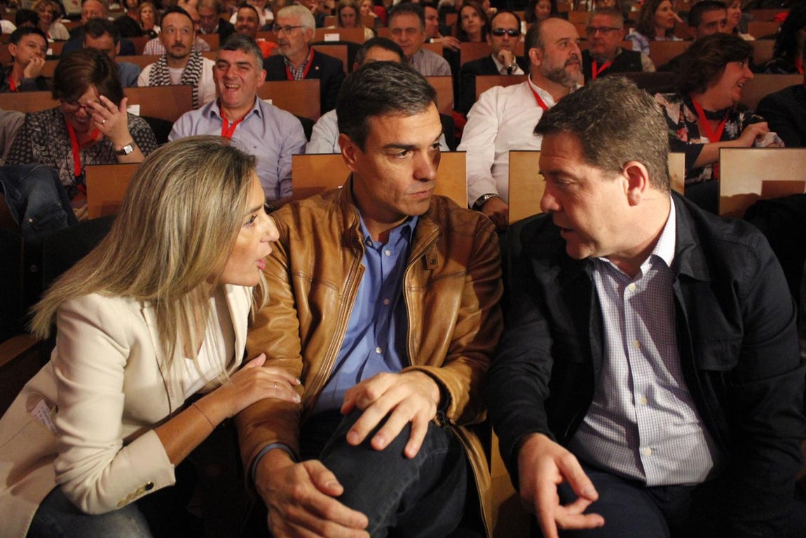 Milagros Tolón, Pedro Sánchez y Emiliano García-Page. 
