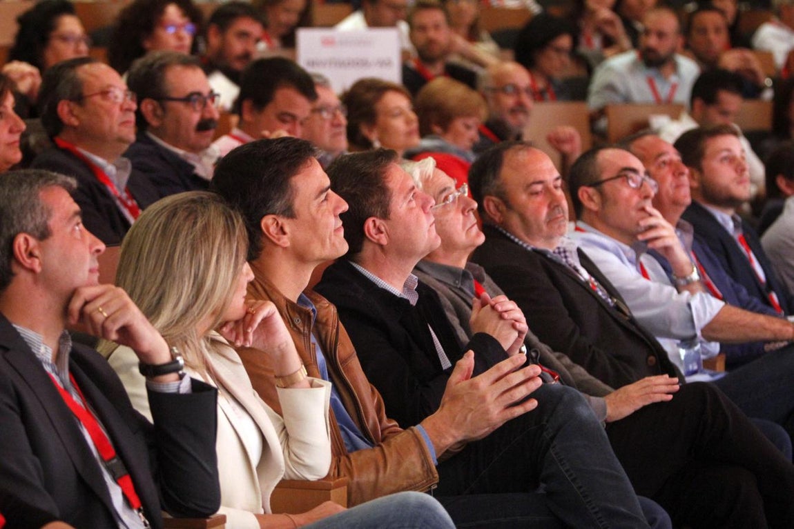 La inauguración del XI Congreso Regional del PSOE, en imágenes