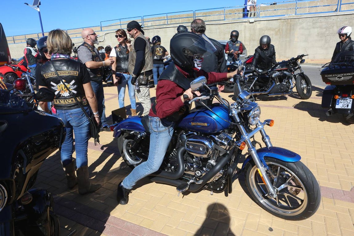Concentración de Harley Davidson en Cádiz