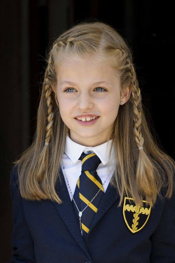 Y otra razón vendría motivada por el hecho de que la presencia de la mujer está plenamente normalizada en las Fuerzas Armadas y no sería fácil de explicar a la opinión pública que la primera Reina titular en 140 años fuera la primera que no recibiera formación militar. 