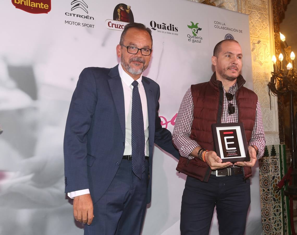 Los premiados recogen su galardón y agradecen el reconocimiento