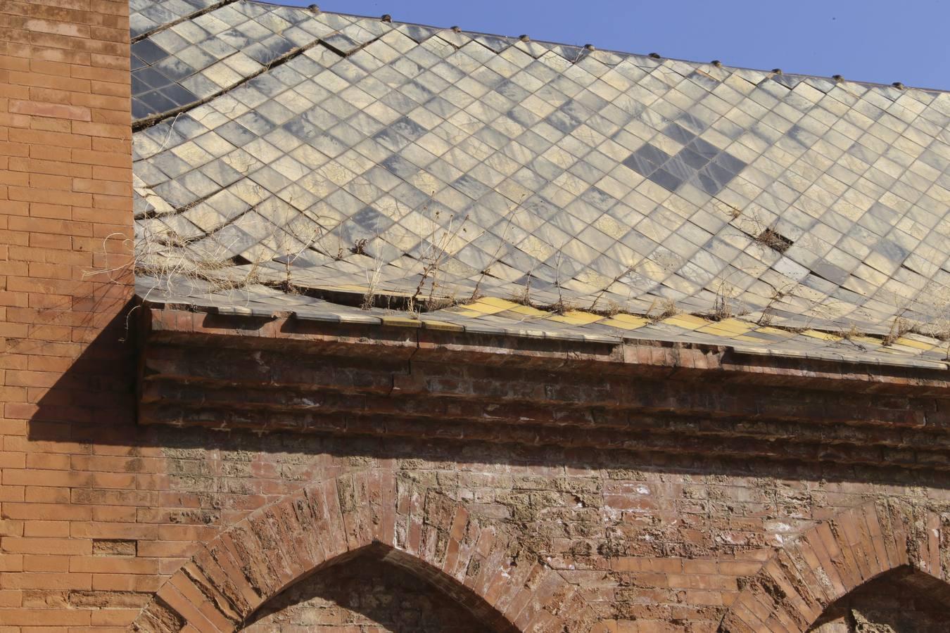 Panteones abandonados en el cementerio de Sevilla