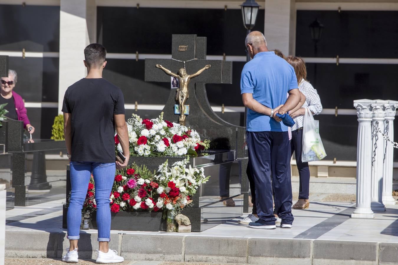 Multitudinaria visita al Cementerio Mancomunado de Chiclana