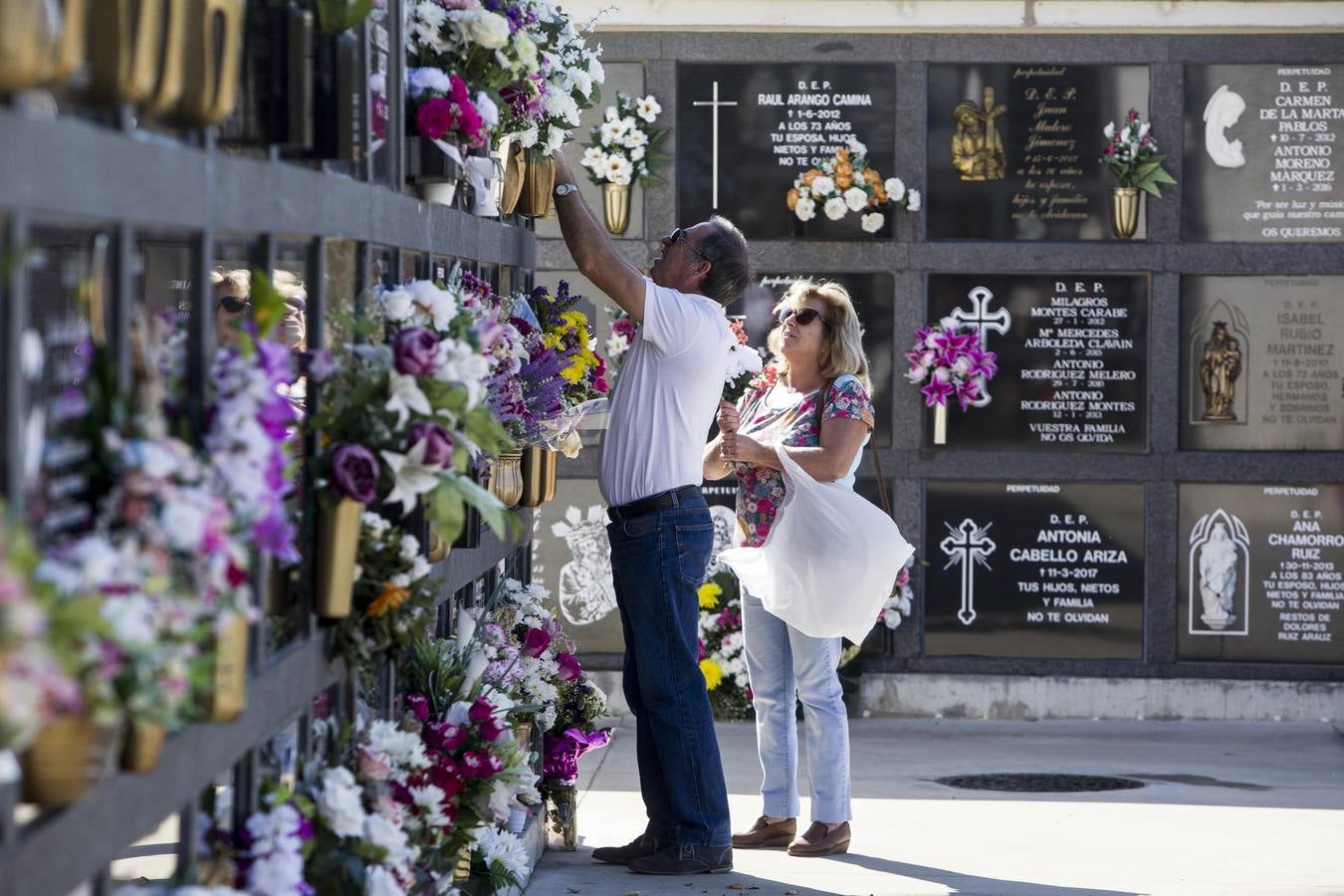 Multitudinaria visita al Cementerio Mancomunado de Chiclana