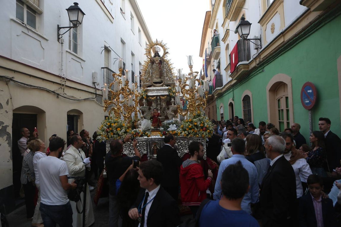 La procesión de la Virgen de La Palma de Cádiz, en imágenes