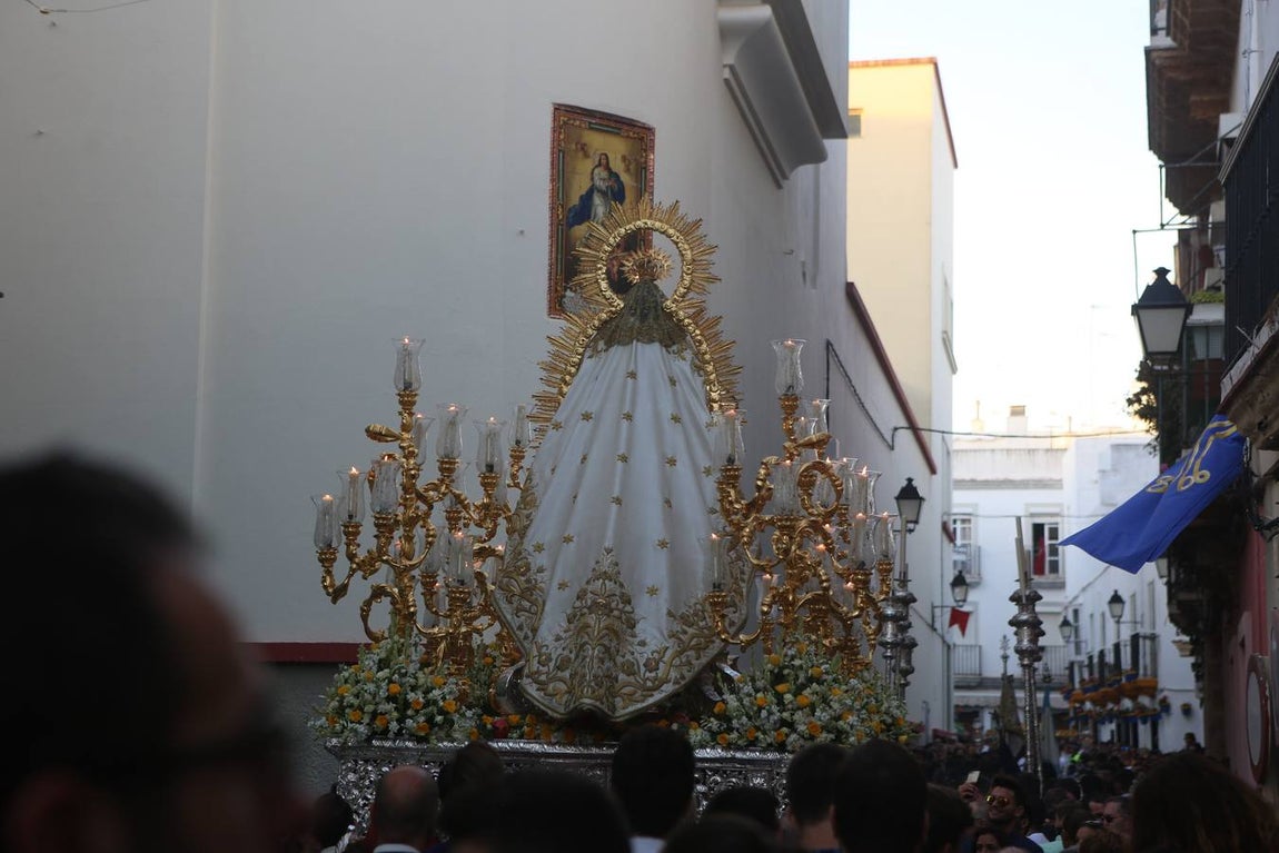 La procesión de la Virgen de La Palma de Cádiz, en imágenes