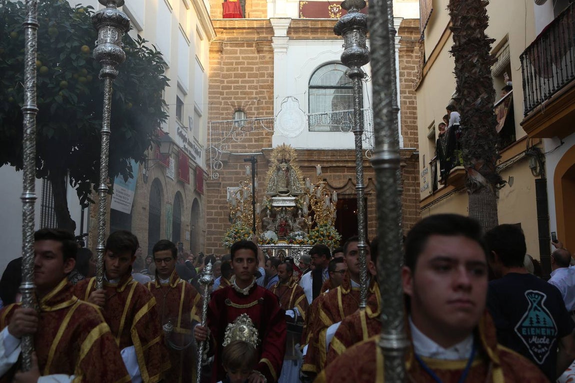 La procesión de la Virgen de La Palma de Cádiz, en imágenes