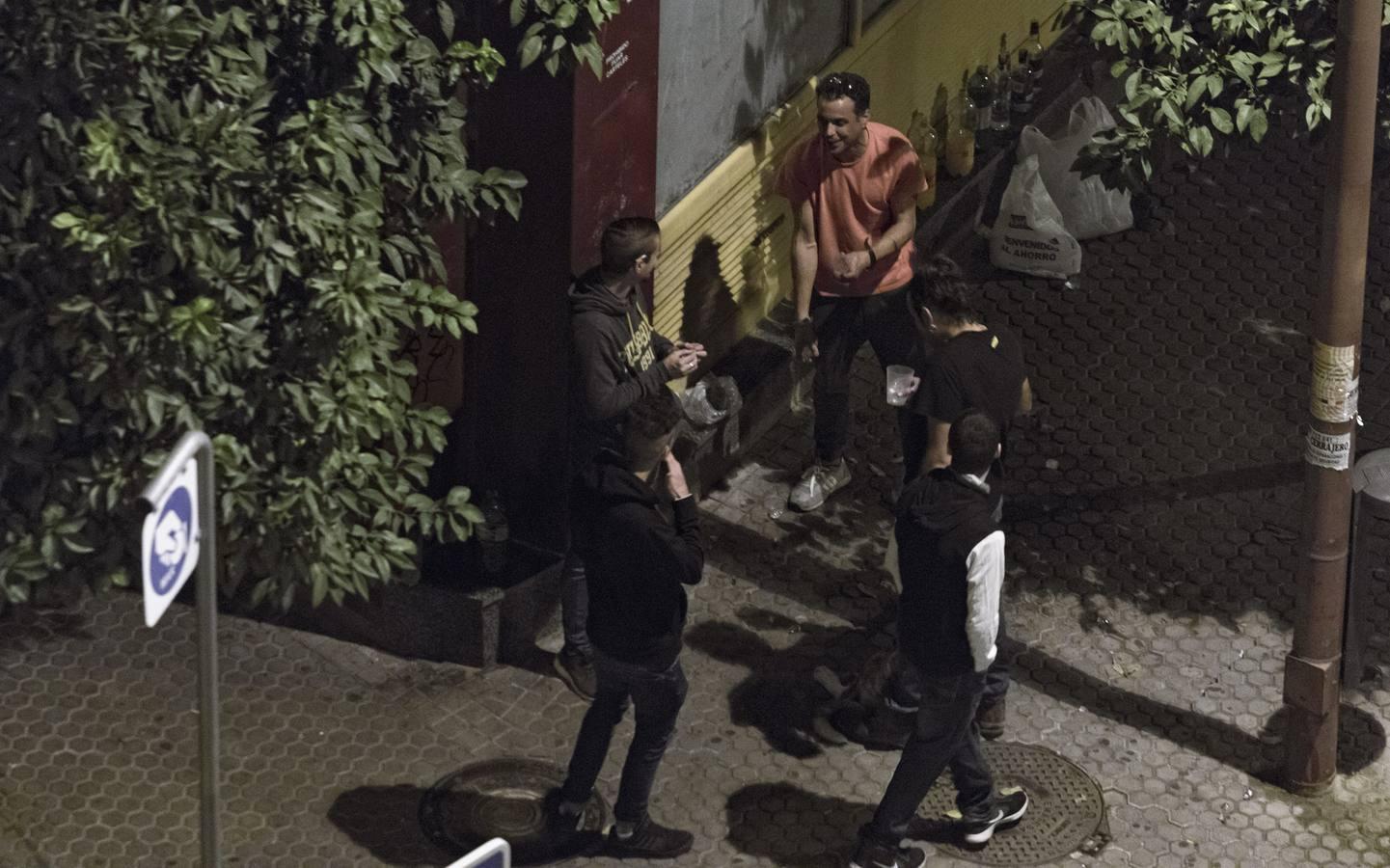 Los botellones cercan a los vecinos en Sevilla