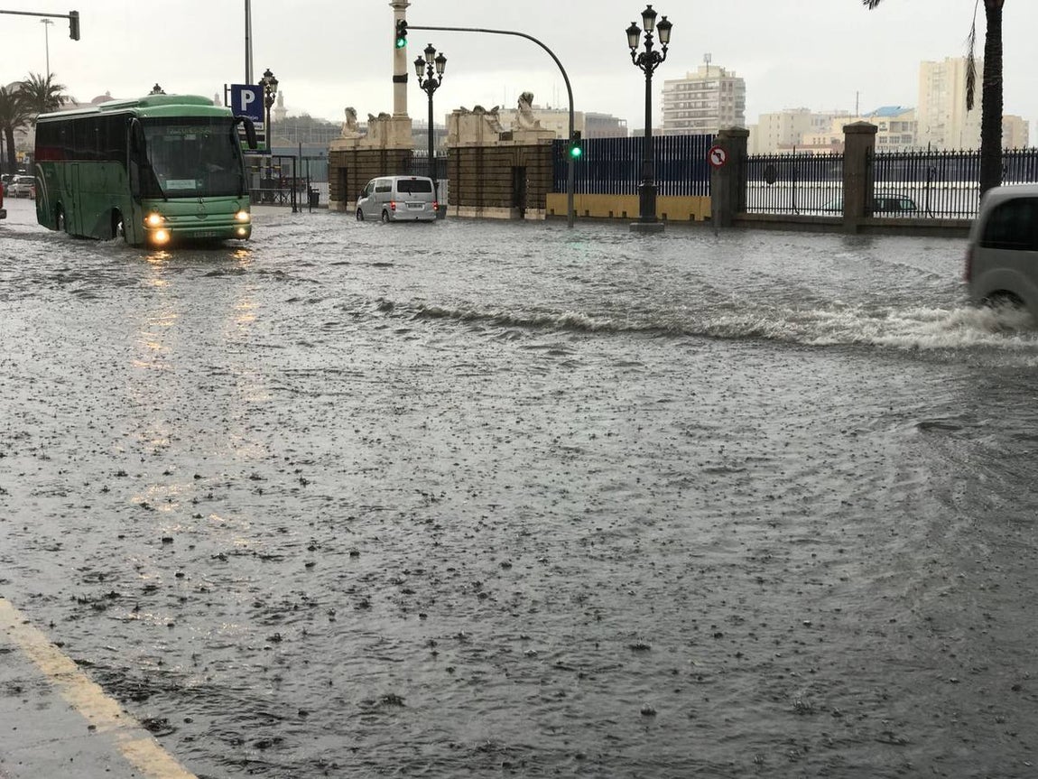 El temporal inunda también la capital