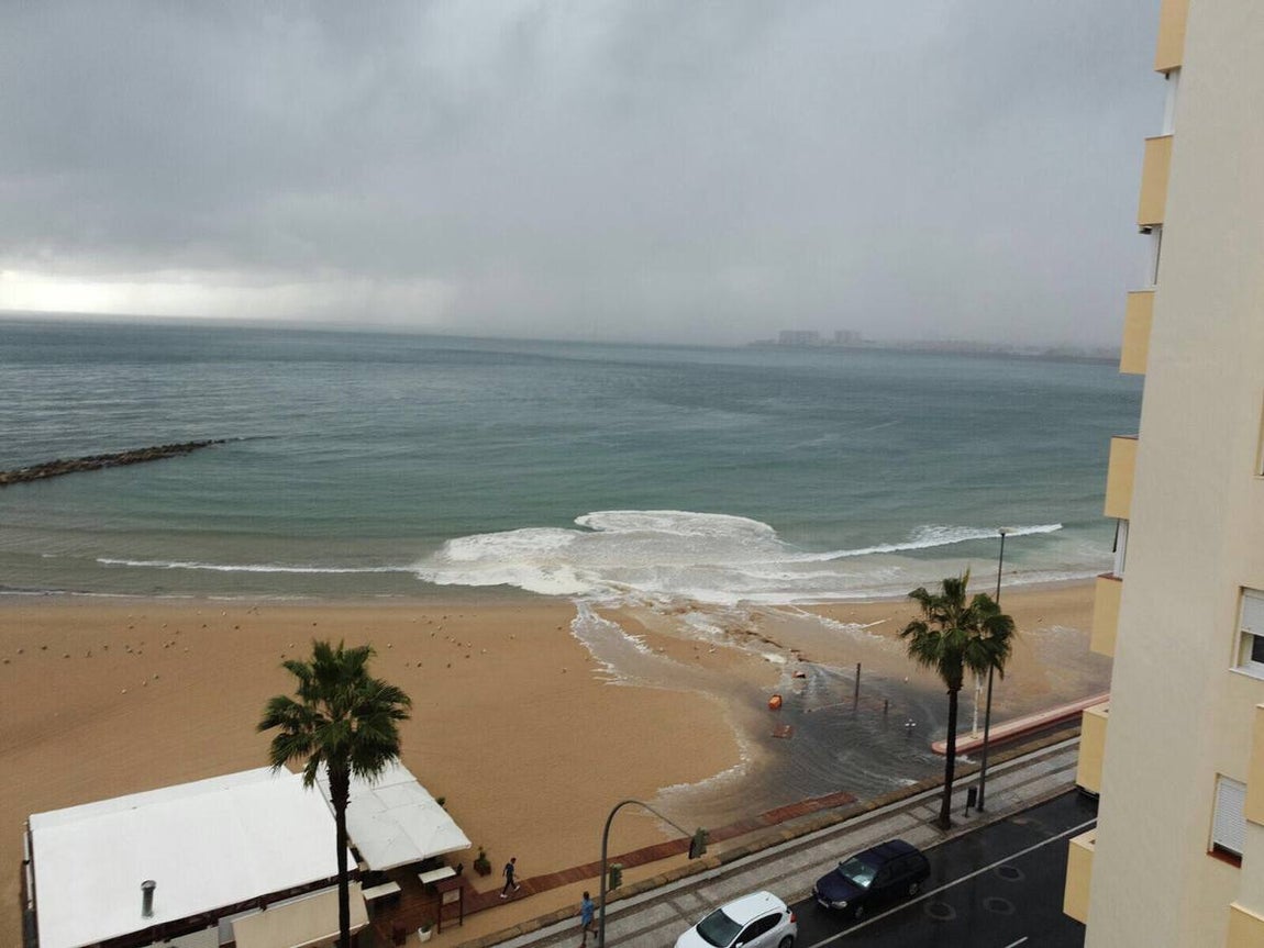 El temporal inunda también la capital