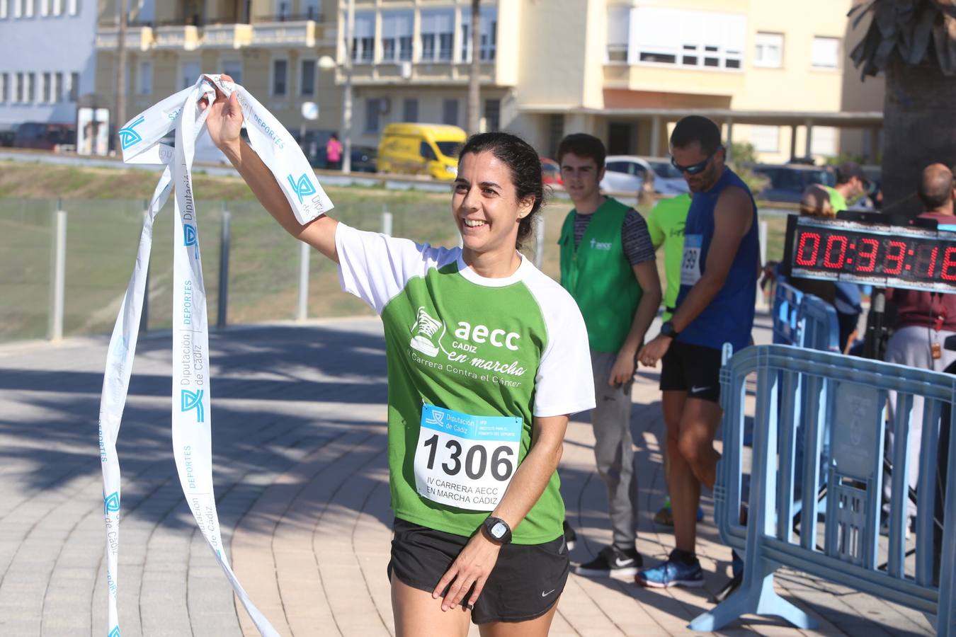 Búscate en la IV Carrera contra el cáncer de Cádiz (I)