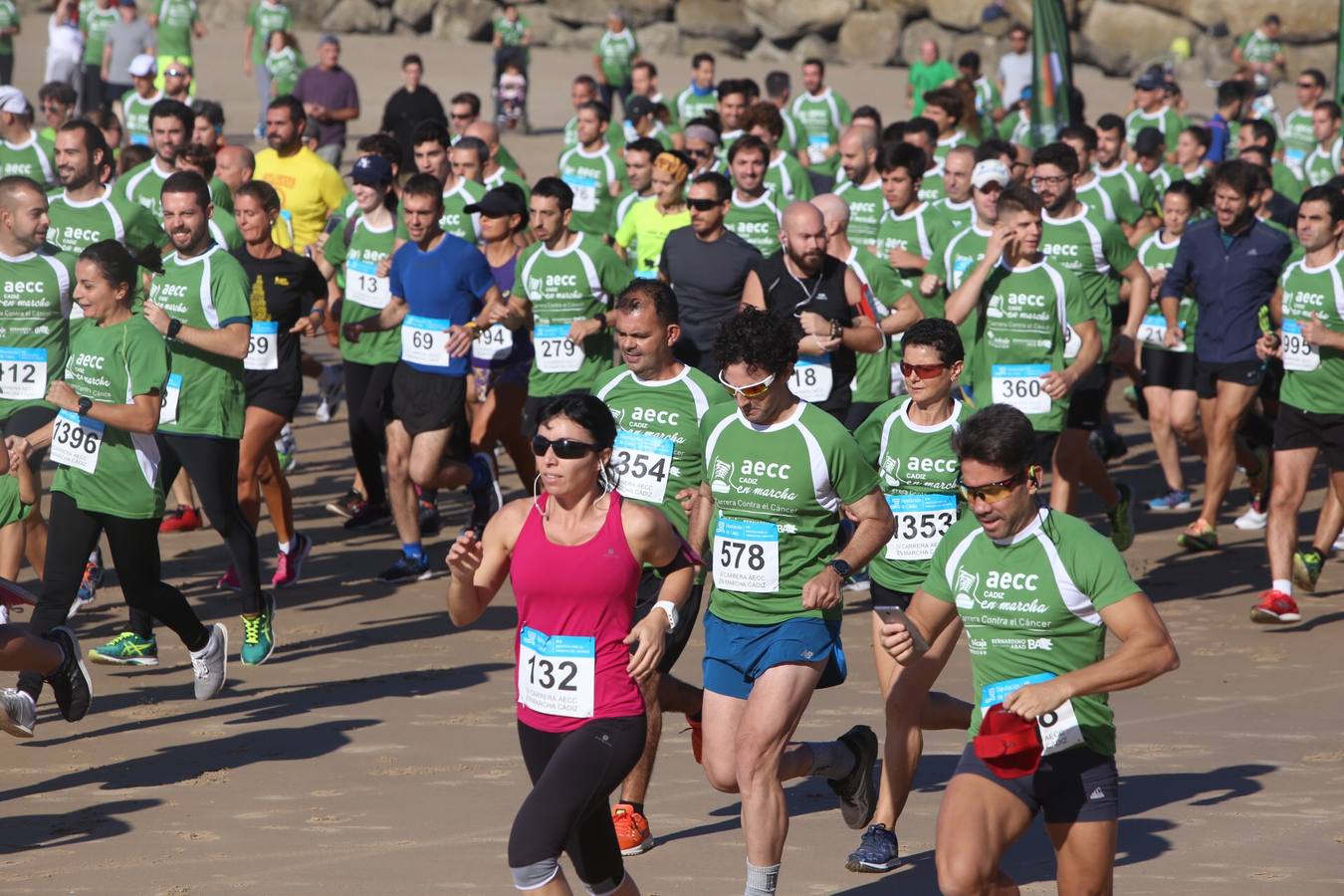 Búscate en la IV Carrera contra el cáncer de Cádiz (I)