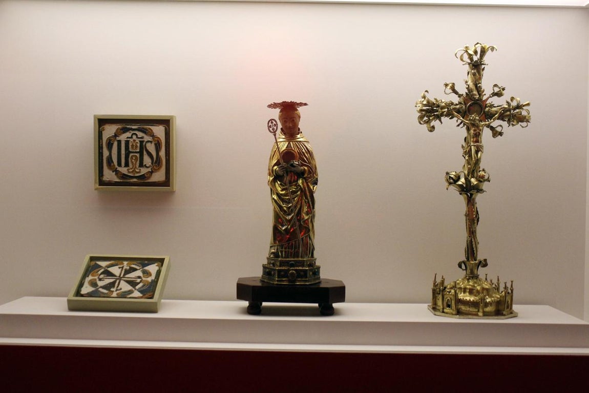 La exposición de Cisneros en la catedral de Toledo, en imágenes