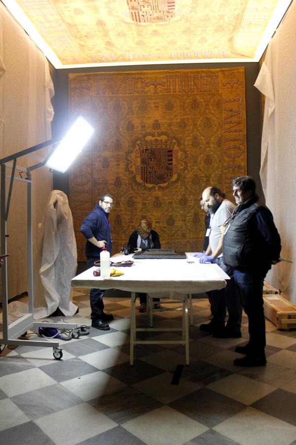 La exposición de Cisneros en la catedral de Toledo, en imágenes