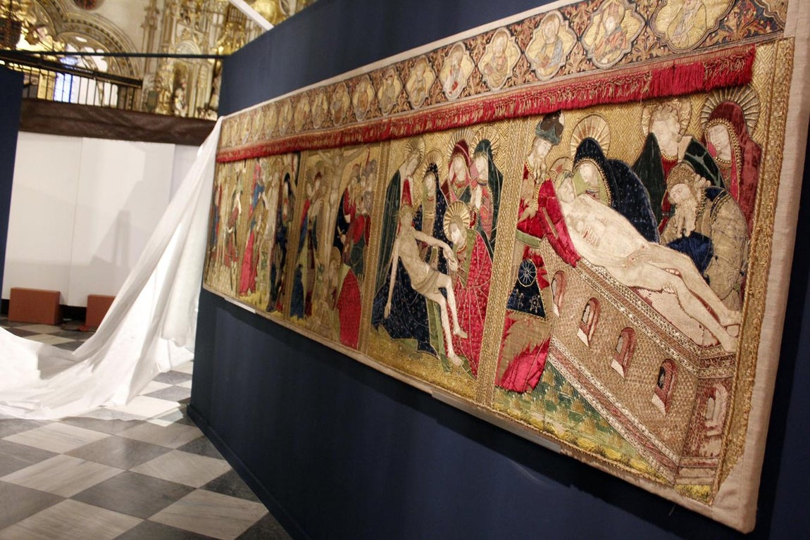 La exposición de Cisneros en la catedral de Toledo, en imágenes
