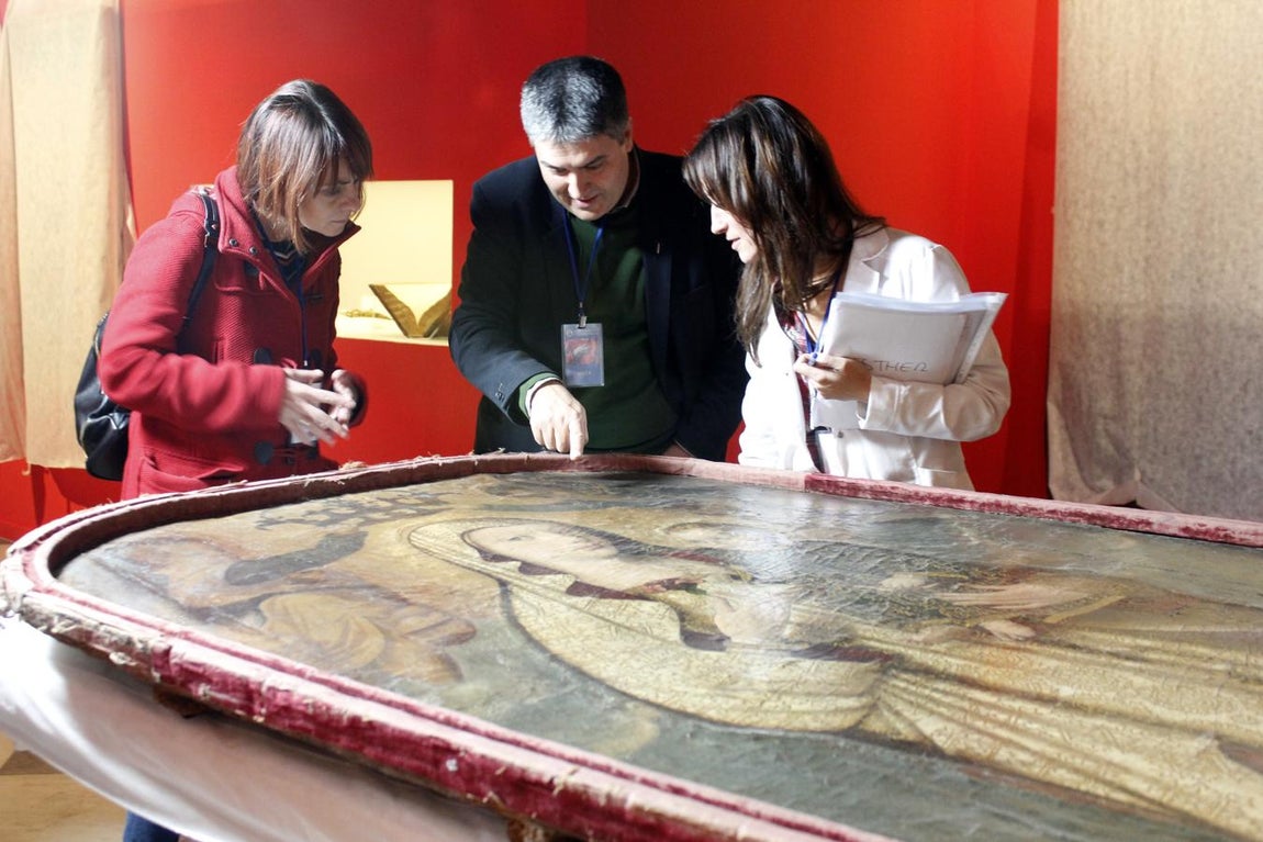 La exposición de Cisneros en la catedral de Toledo, en imágenes