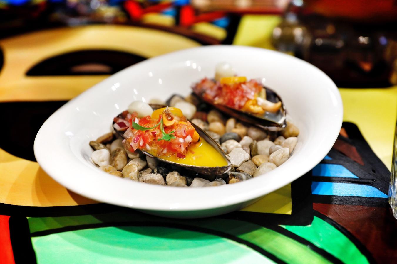 Quique Dacosta lanza en Valencia un nuevo concepto de cocina peruana en barra. 