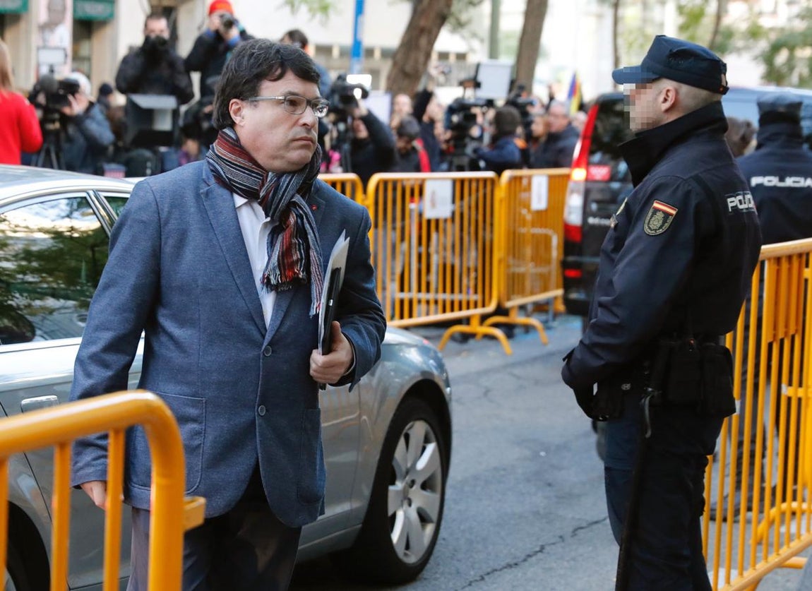 La comparecencia de los miembros de la mesa del Parlament en el Tribunal Supremo, en imágenes