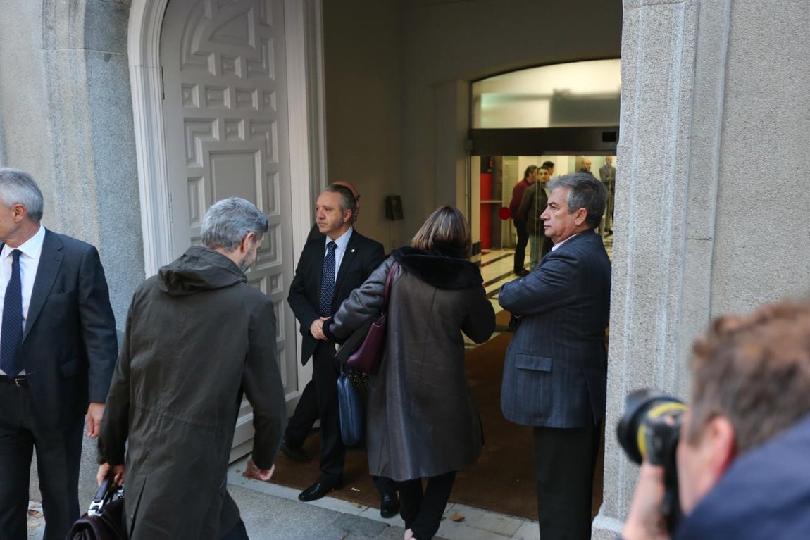 La comparecencia de los miembros de la mesa del Parlament en el Tribunal Supremo, en imágenes
