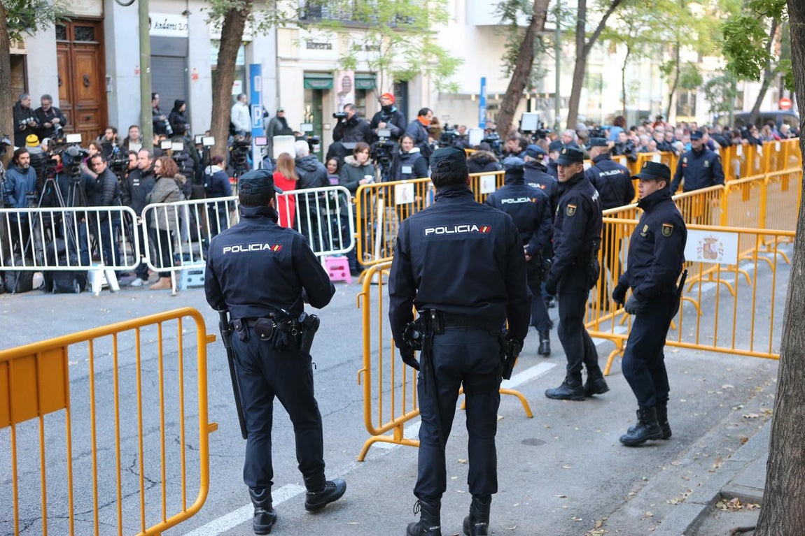 La comparecencia de los miembros de la mesa del Parlament en el Tribunal Supremo, en imágenes