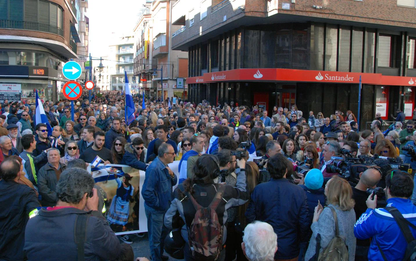 Multitudinaria manifestación en defensa de Talavera