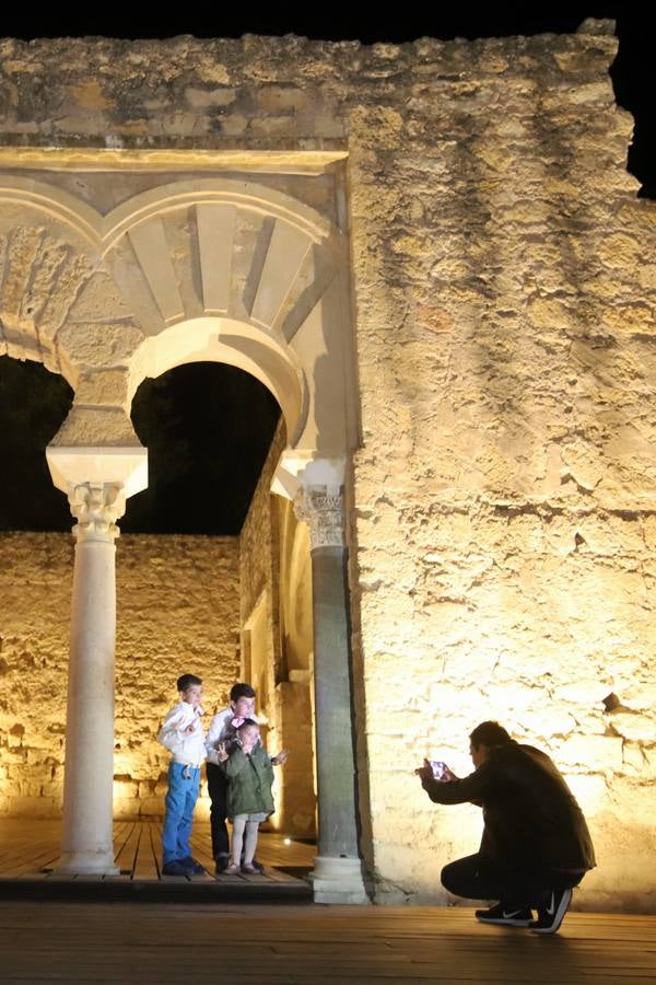 La primera visita nocturna a Medina Azahara, en imágenes
