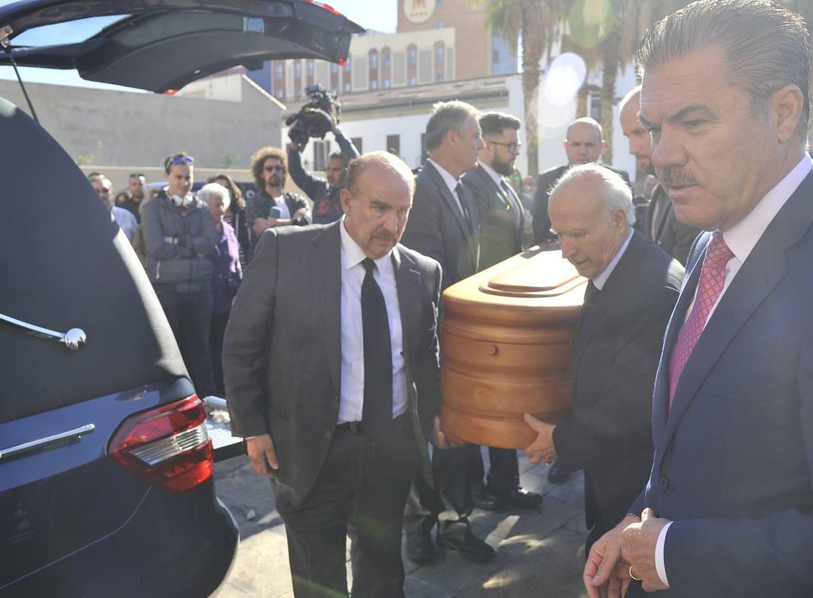 Paz Padilla, Bigote Arrocet y Manolo Sarria despiden a Chiquito de la Calzada