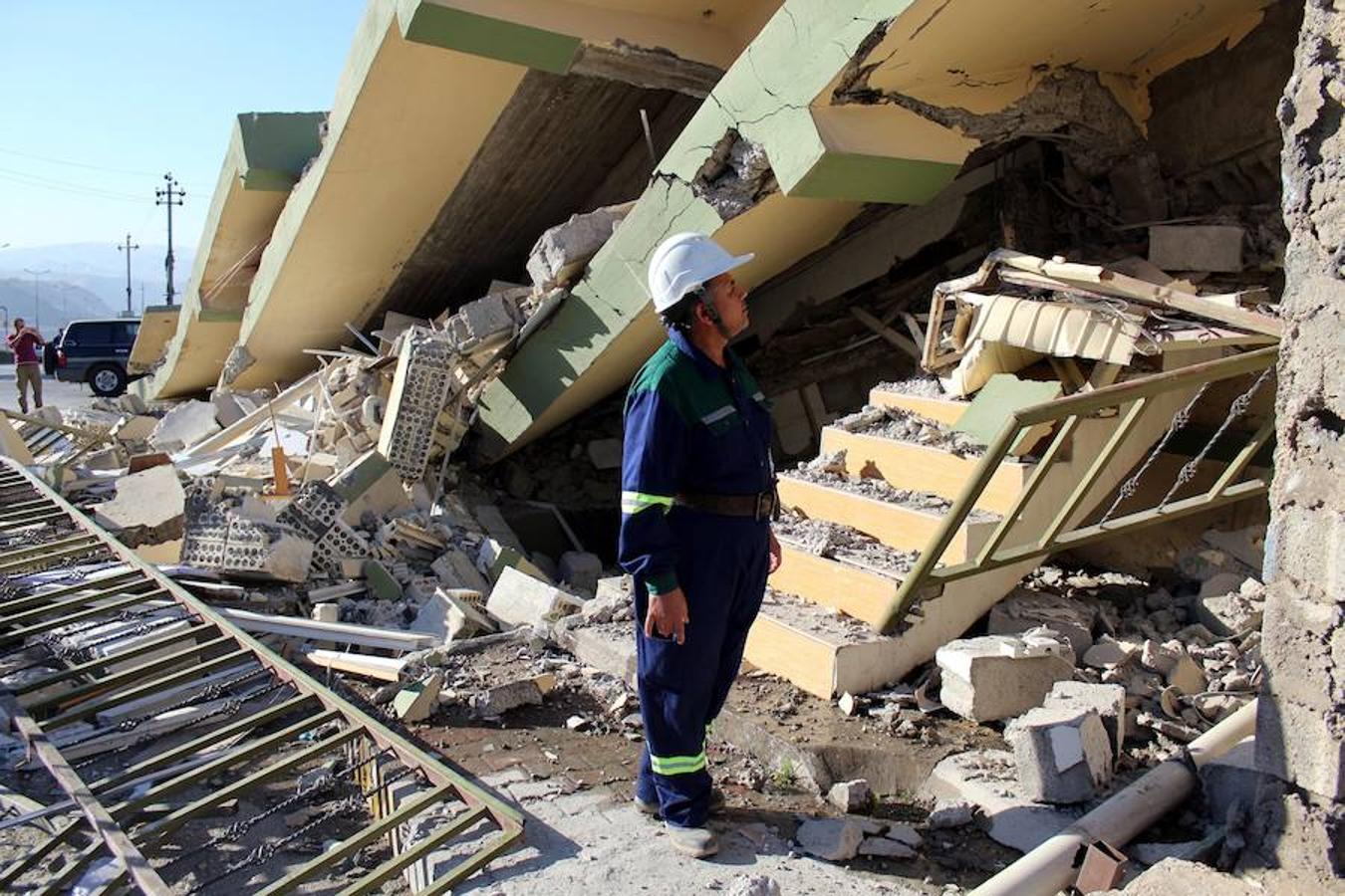 Un terremoto de 7,3 grados en la escala de Richter ha sacudido la zona de frontera entre Irán e Irak y ha causado más de 300 muertos y más de 5.000 heridos. 