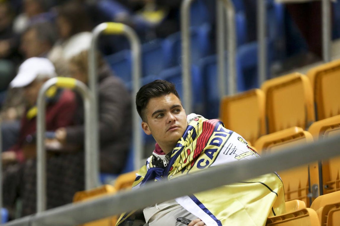 ¿Has estado en el partido? Búscate en las gradas