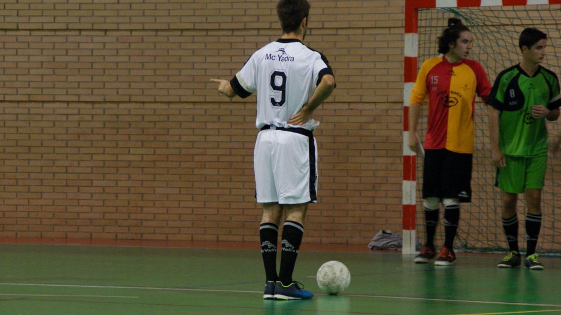 Las mejores imágenes del partido de fútbol sala entre Jesús María y BVM Irlandesas