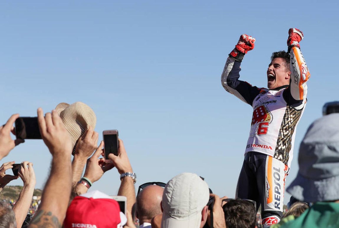 Las mejores imágenes del título de Marc Márquez