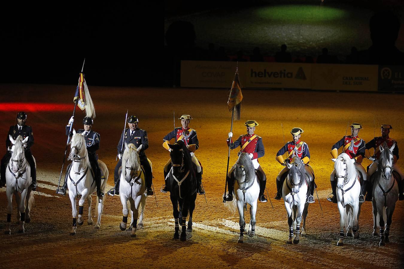 Sicab rinde homenaje a la Policía Nacional y la Guardia Civil con su espectáculo ecuestre