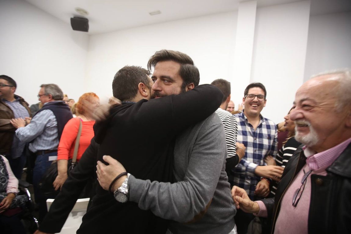 Fran González reelegido líder de los socialistas gaditanos frente a Blanca Flores