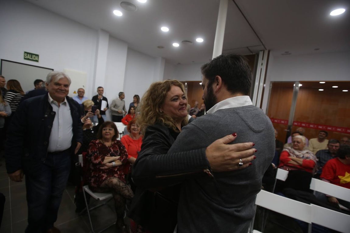 Fran González reelegido líder de los socialistas gaditanos frente a Blanca Flores